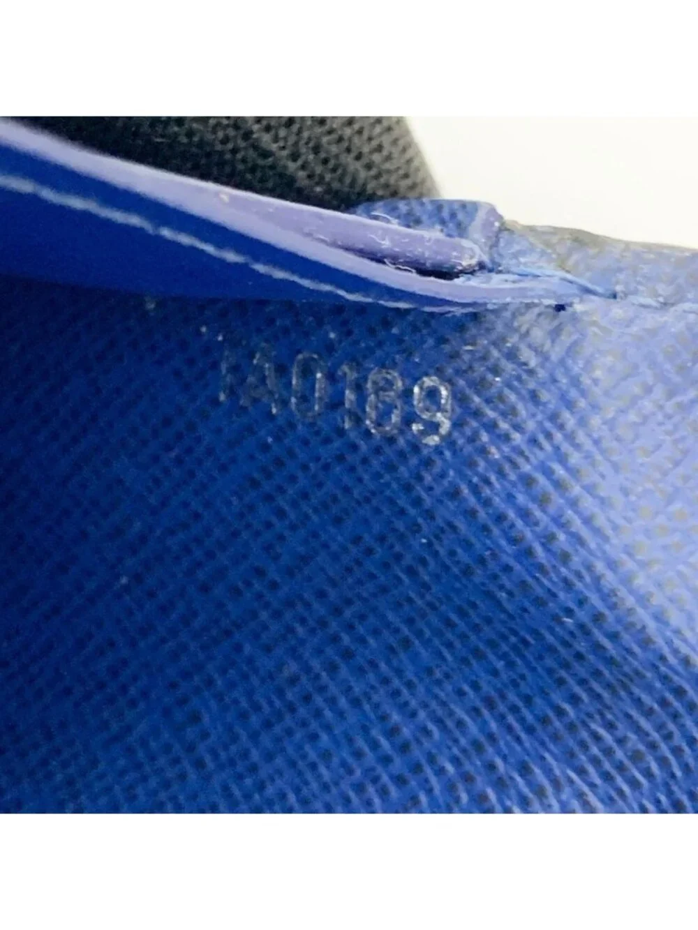 Louis Vuitton Taigarama Portefeuille Brazza Bifold Wallet Navy